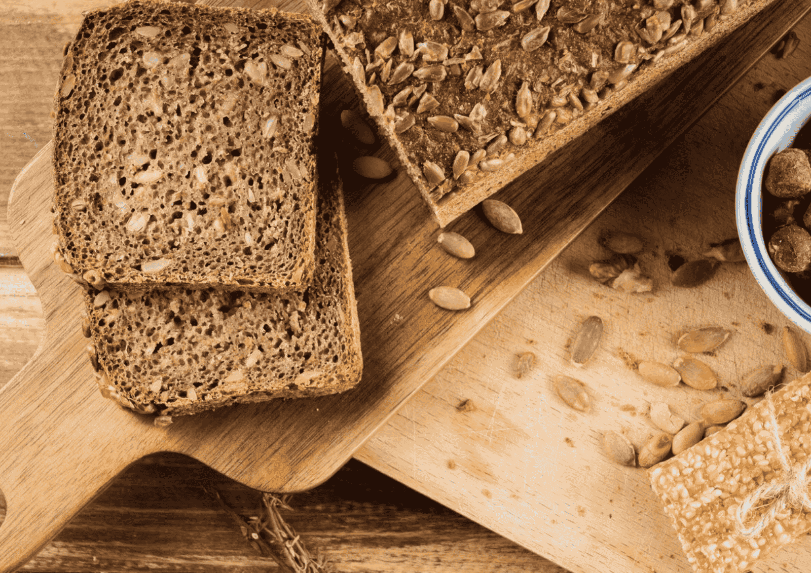 no-bake-chocolate-protein-tart-bars-with-crunchismo-high-protein-chocolate-oats_copy
